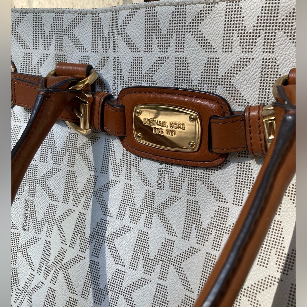 Michael Kors Vanilla Gold Belt Buckle Hamilton Tote Crossbody Satchel Bag Purse - Picture 4 of 17